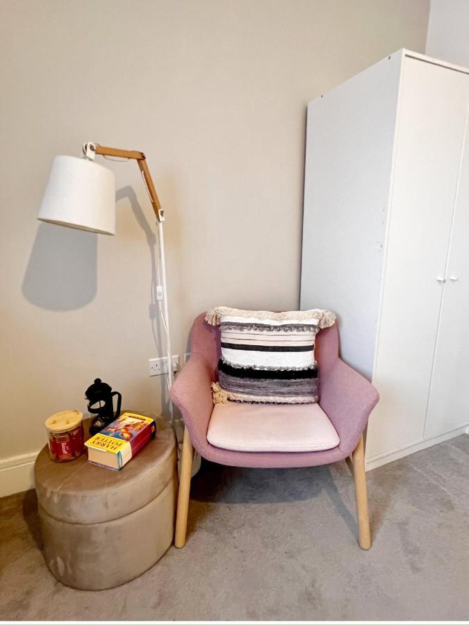 Lakeside Lux Bedroom With Parking, M4 Jct 11, Next To Train Station Reading Eksteriør billede